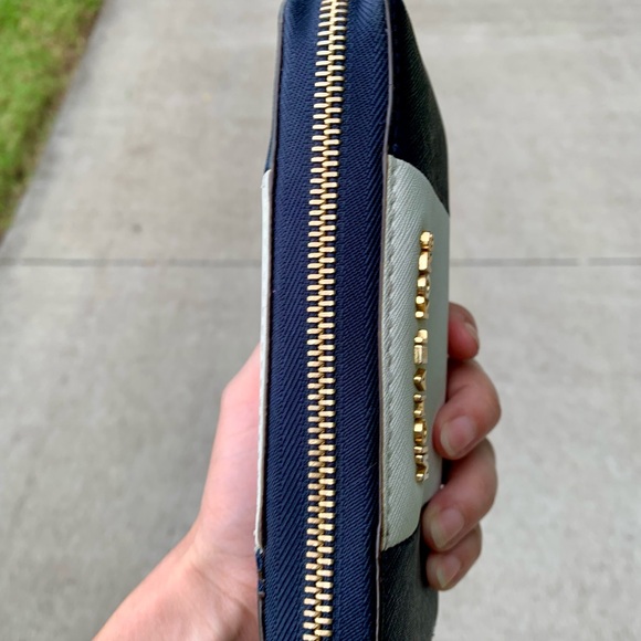 Michael Kors wallet - Picture 10 of 15